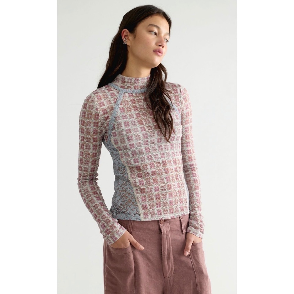 Lyric Sheer Lace Long Sleeve Turtleneck Top NWOT tea combo